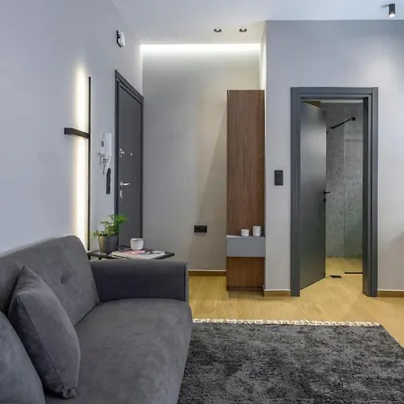 Aristotelian Virtues - Tharros Appartement