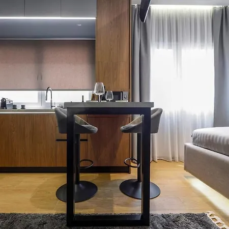 Aristotelian Virtues - Tharros Appartement